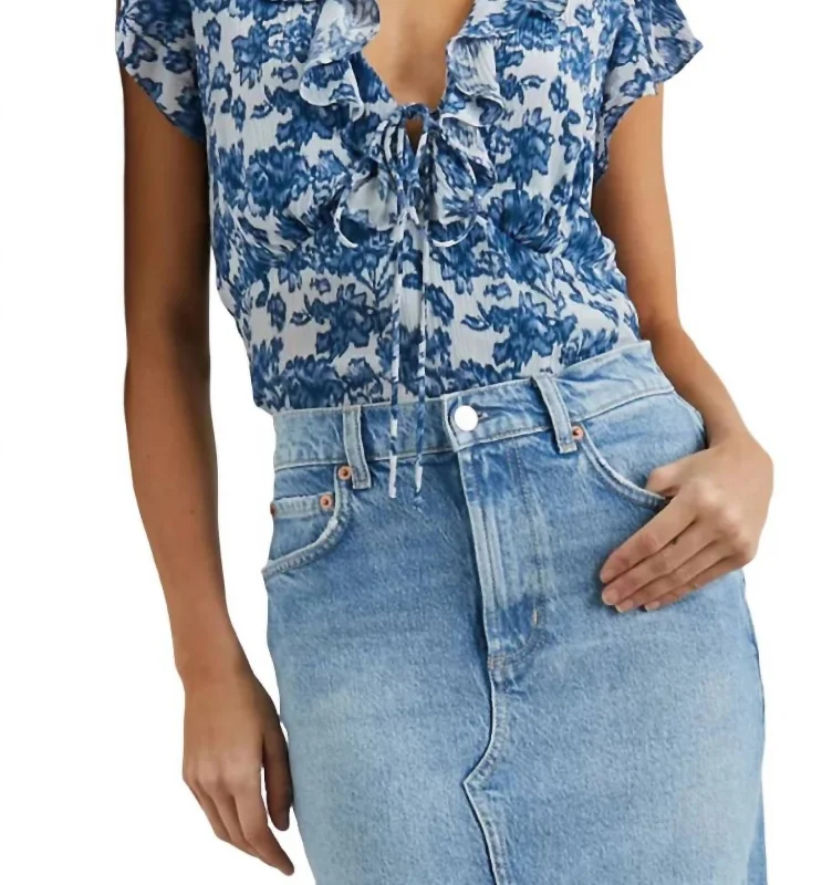 Carmine Top In Chambray Floral