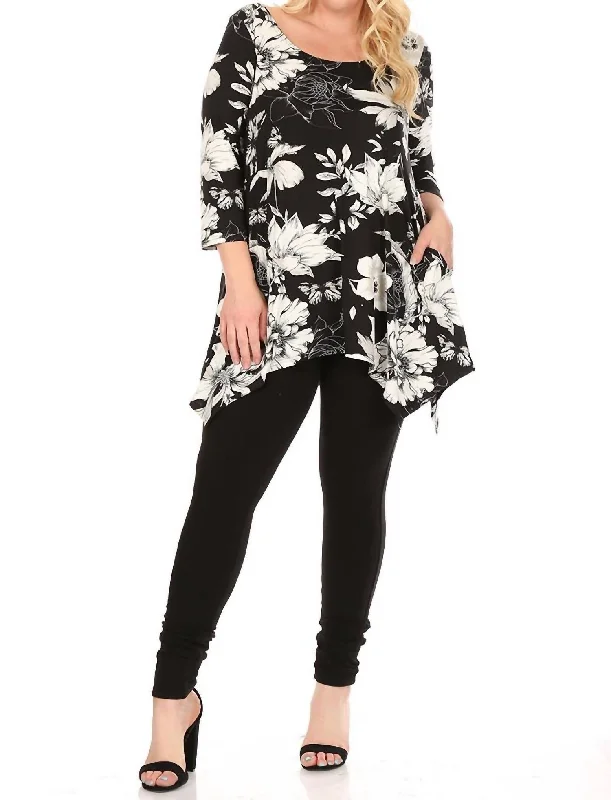 Plus Size Floral Scoop Neck Tunic Top With Pockets In Black